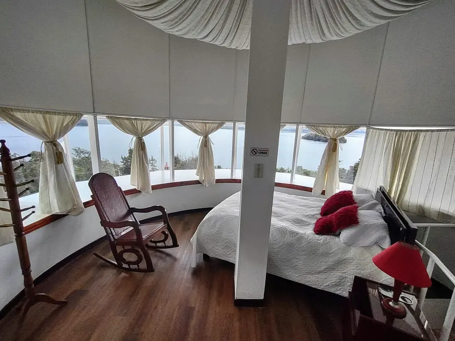 Habitación con vista al lago